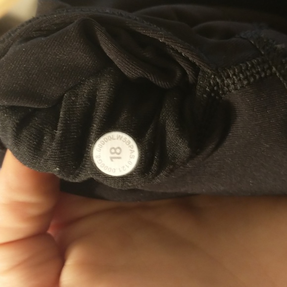 Lululemon Black Wunder Under High Rise Leggings Size 18 - Picture 7 of 7